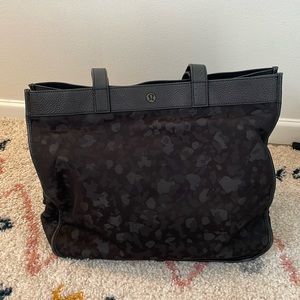 Lululemon carry on bag
